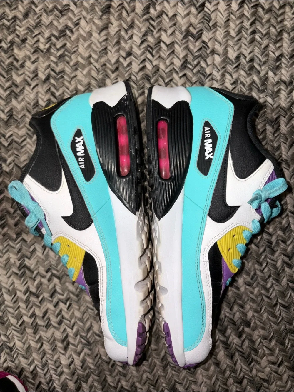 Nike bold multicolor
